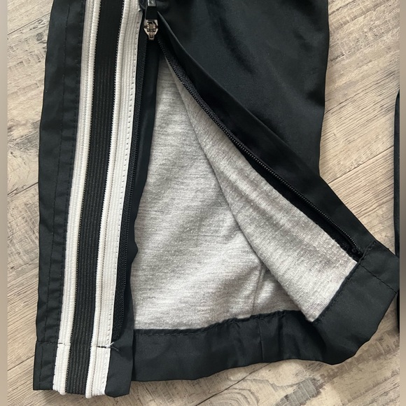 OshKosh Black Track Pants with White, size 8 - Picture 8 of 8